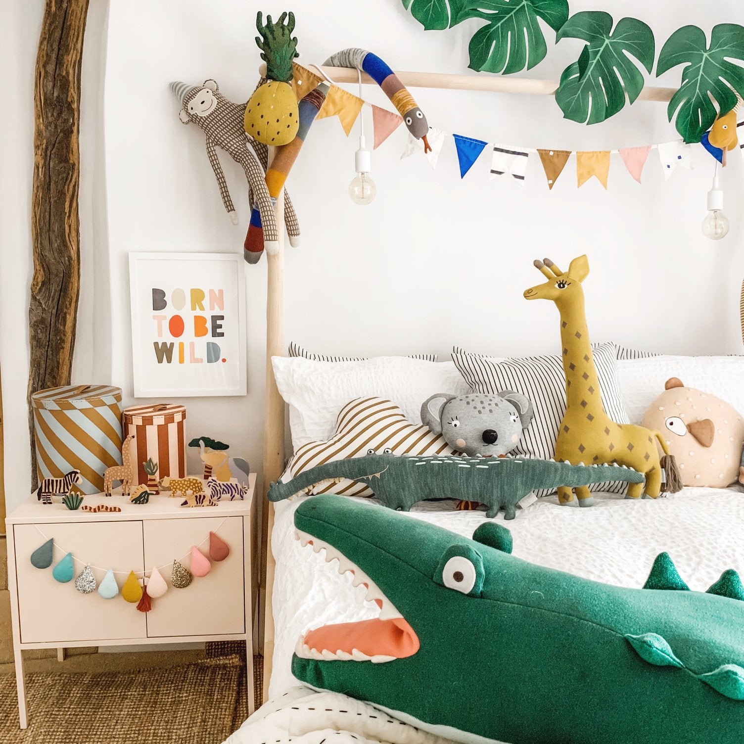 Fun animal safari-themed room